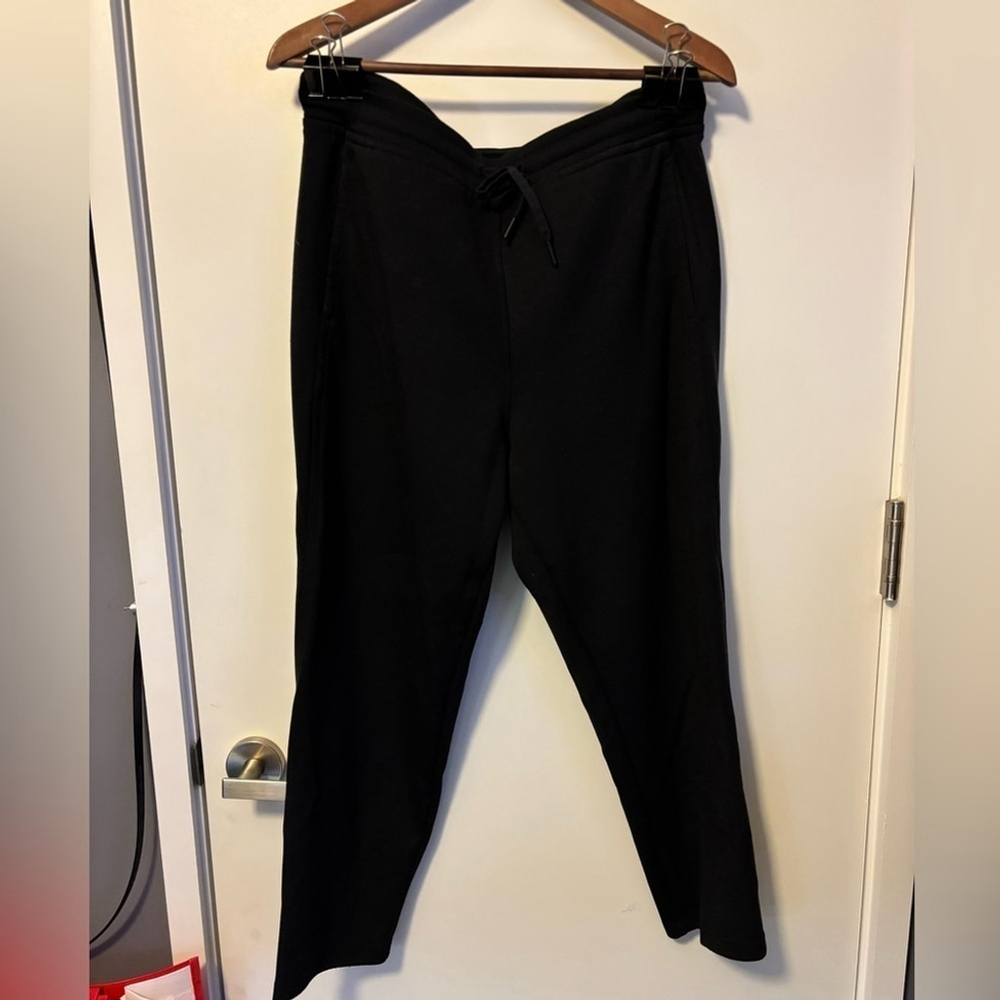 Lululemon drawstring pants.